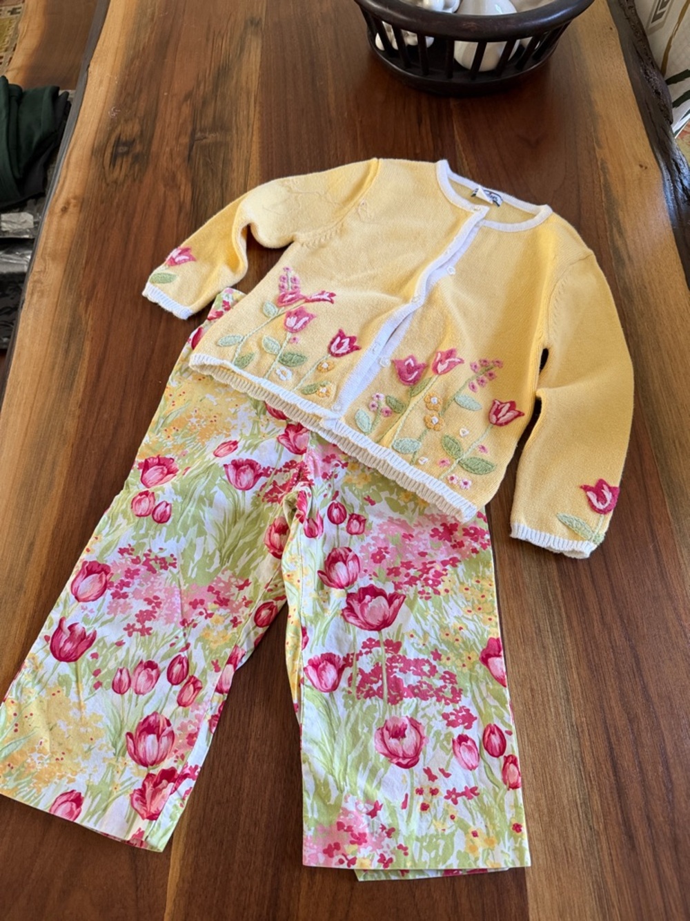 Hartstrings 2pc Spring/Summer Tulips Cardigan & Bottoms Set. Size 4